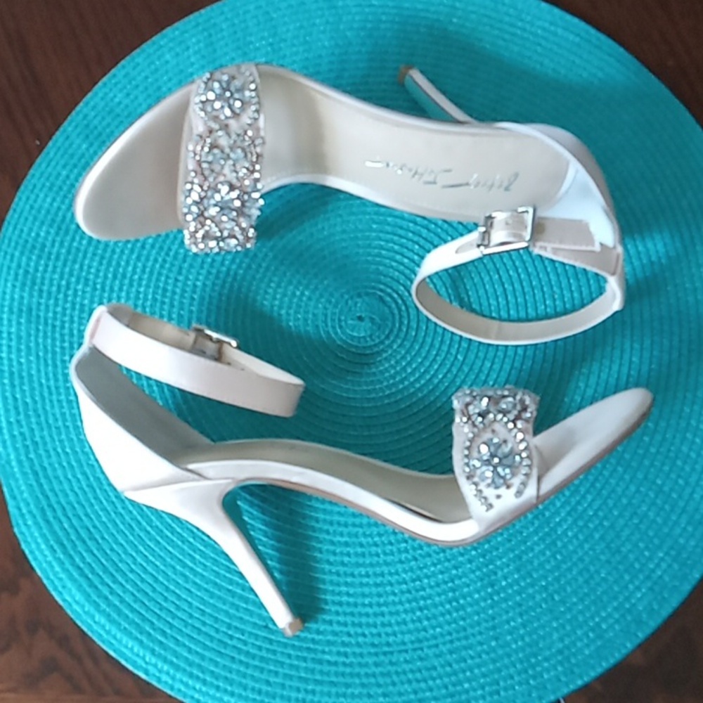 Blue by Betsey Johnson women's heels-LIKE NEW - Picture 5 of 8